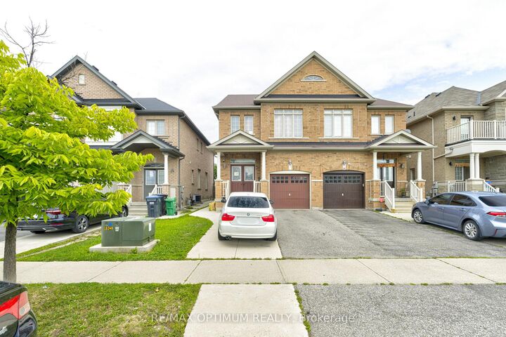 Property Photo: 12 Franktown Drive ON L6P 3N3