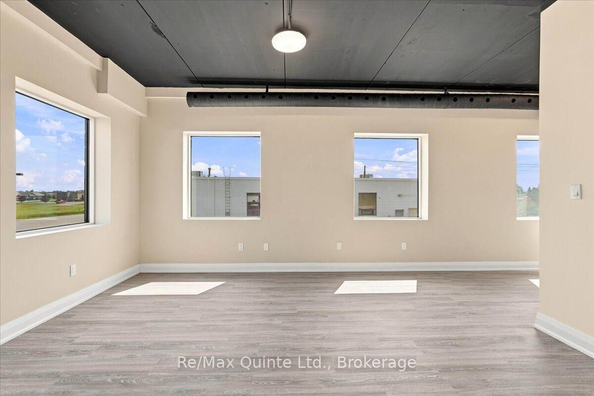 Property Photo:  445 Centre Street A  ON K7R 3S4 