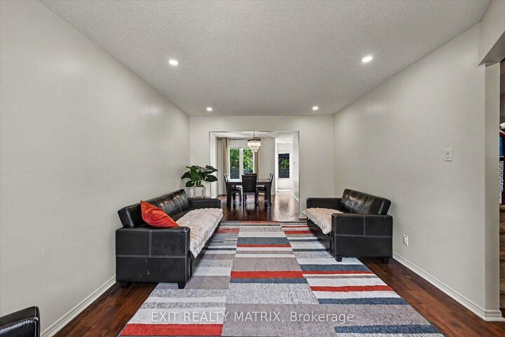 Property Photo:  627 Chenier Way  ON K4A 1R5 
