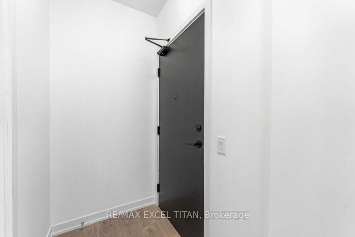 Property Photo: 1480 Bayly Street 1707 ON L1W 0C2