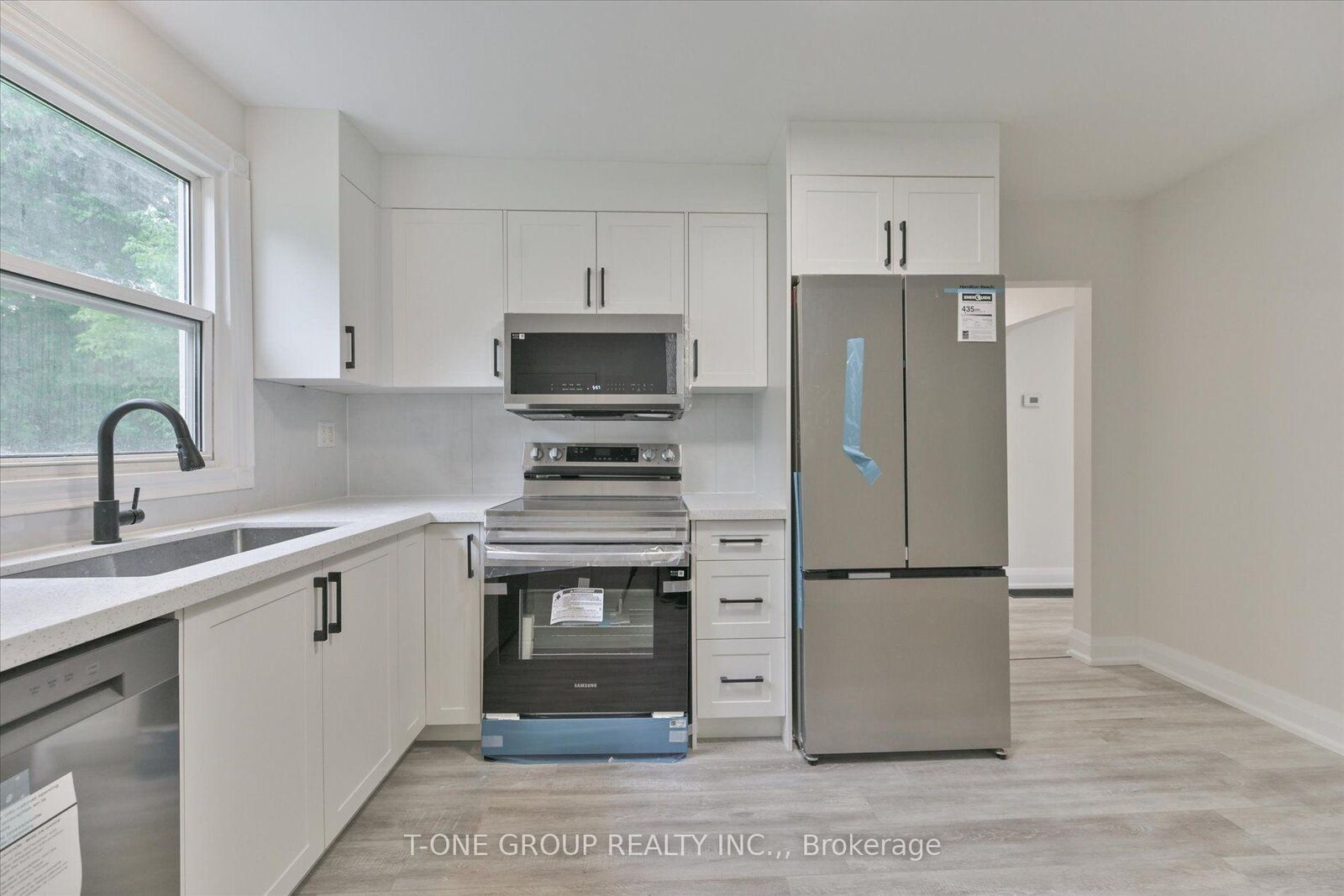 Property Photo: 18160 Leslie Street ON L9N 0M5