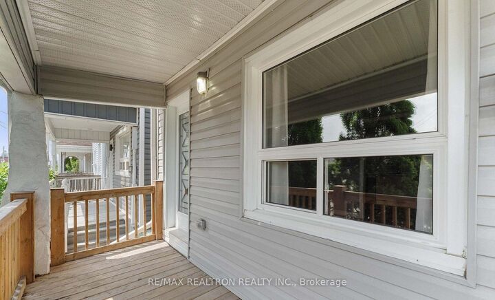 Property Photo:  1045 Cannon Street E 1  ON L8L 2H4 