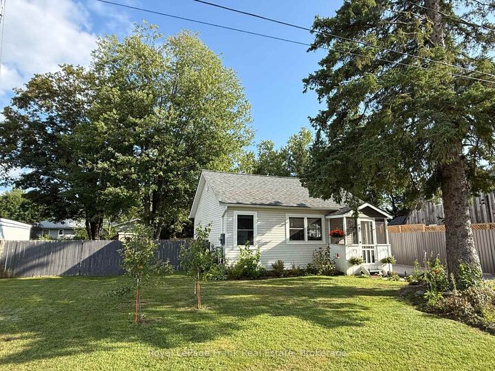 Property Photo:  235 Kingswood Drive  ON P1P 1L6 