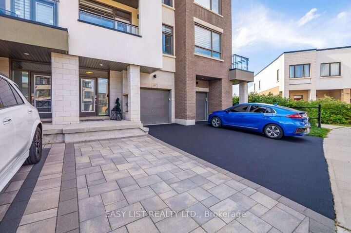 Property Photo: 197 Fowley Drive ON L6H 0P3