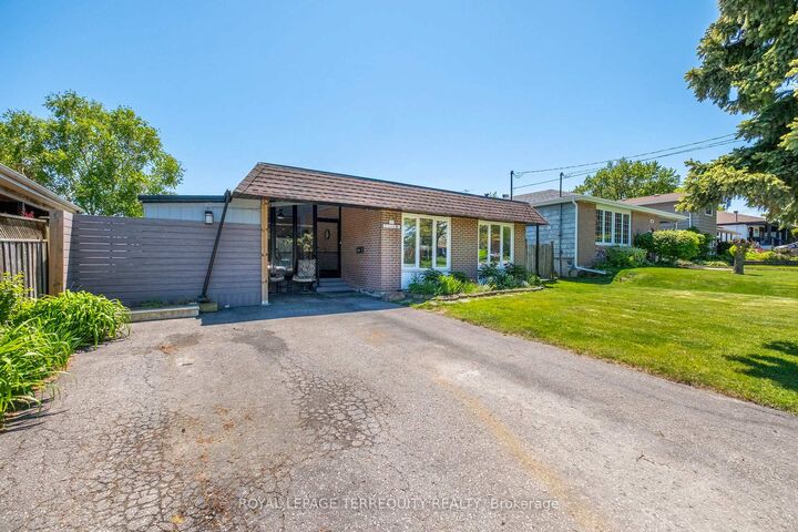 Property Photo: 971 Oklahoma Drive ON L1W 2H8