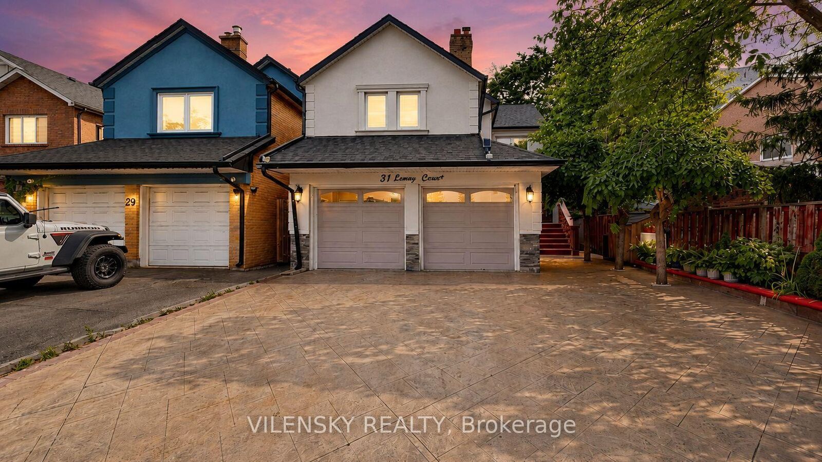 Property Photo: 31 Lonny Court ON L4J 3J9
