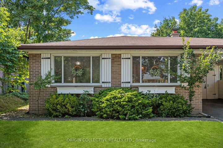 Property Photo:  983 Parthia Crescent  ON L4Y 2K9 