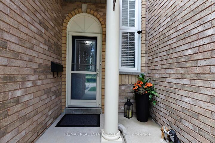 Property Photo:  2022 Atkinson Drive 26  ON L7M 4H6 