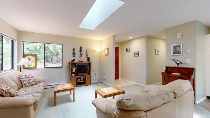 Property Photo: 920 Carmen Cres BC V0R 1X2