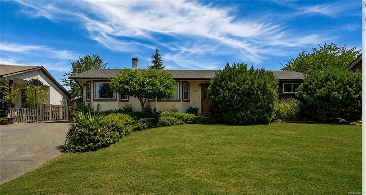885 Shellbourne Blvd — photo 1