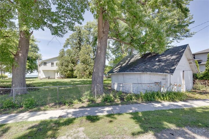 13110 Riverside Drive East — photo 1