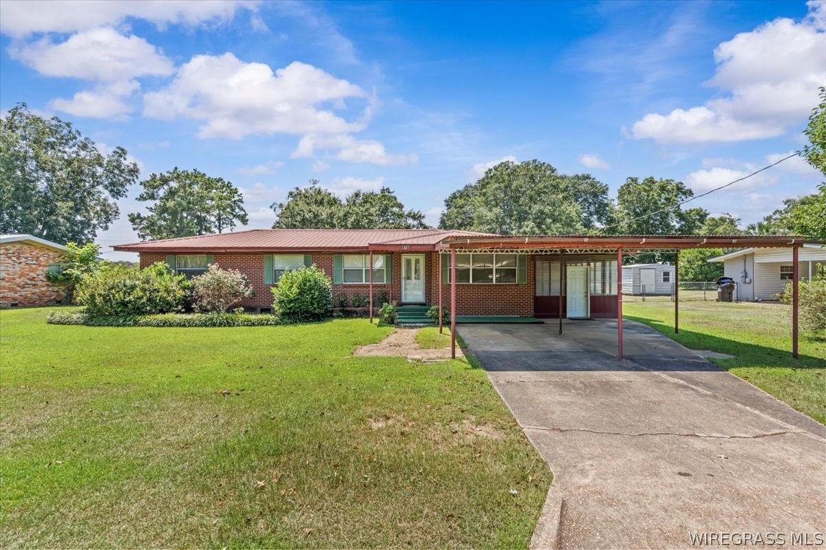 Property Photo:  618 Peachtree Street  AL 36345 