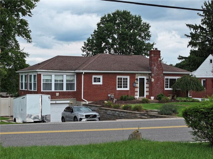 Property Photo:  104 Murrysville Rd  PA 15085 