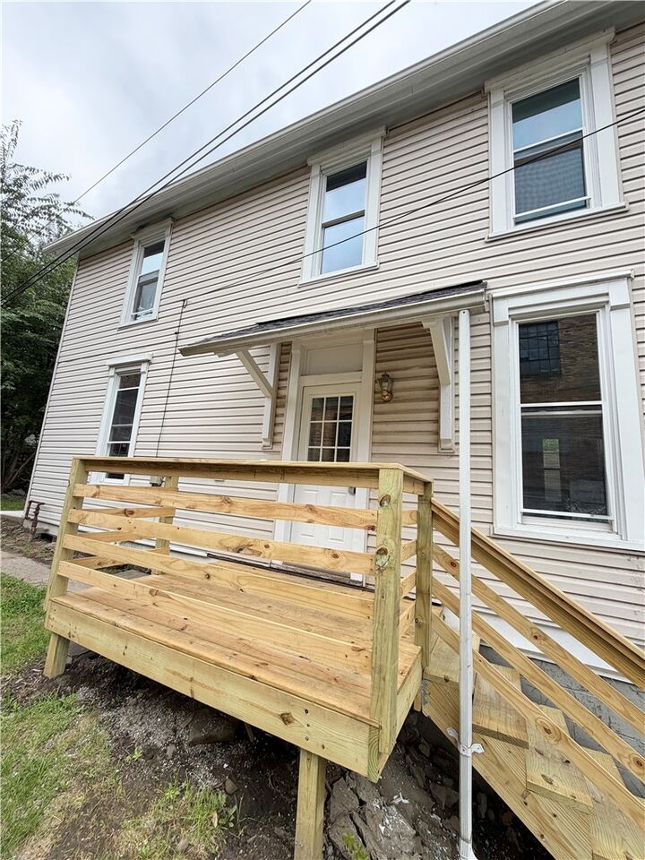 Property Photo:  1918 7th Ave Rear  PA 15010 