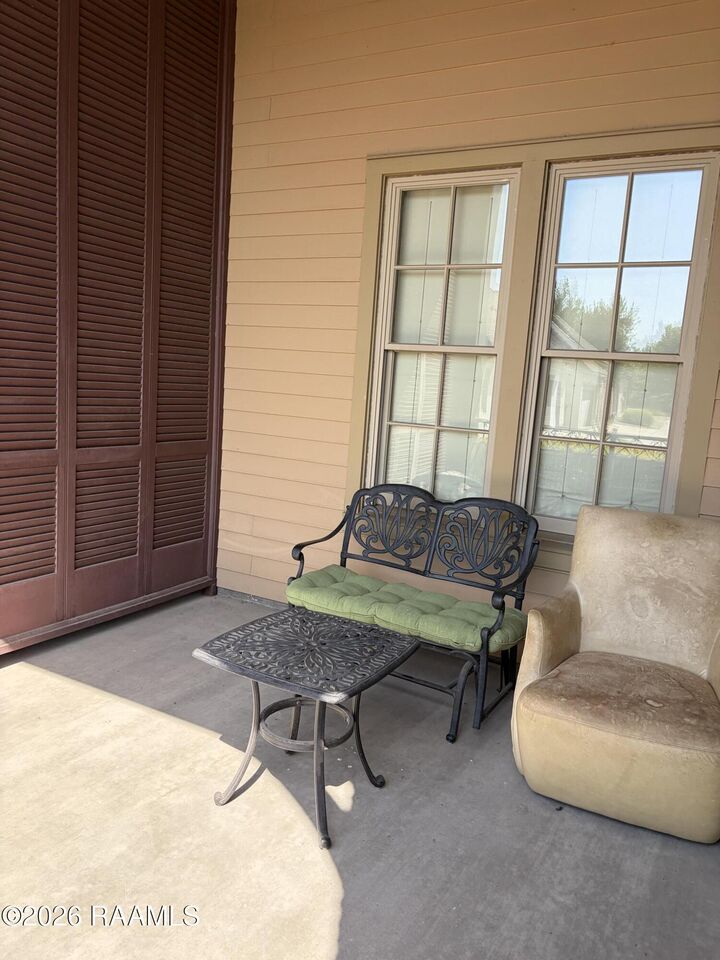Property Photo:  302 Richland Avenue Unit 101C  LA 70508 