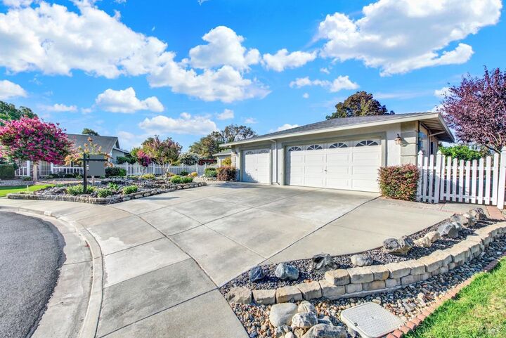 Property Photo: 307 Zion Court CA 95687