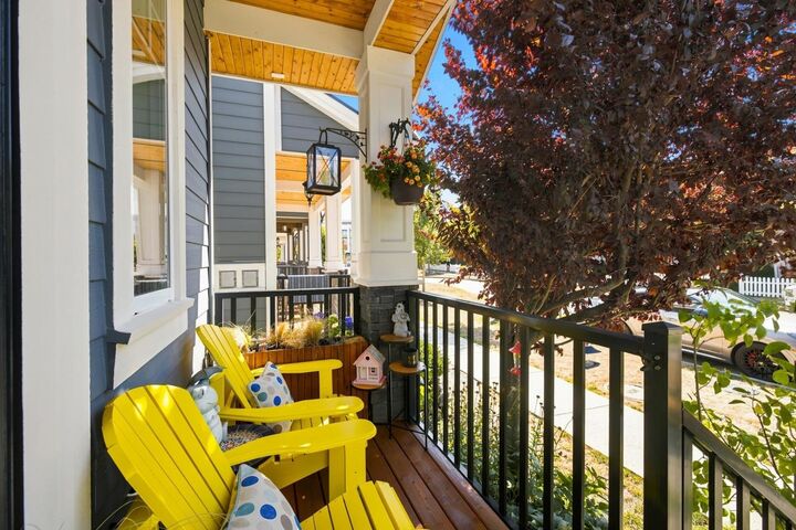 Property Photo: 17411 2 Avenue BC V3Z 6R9