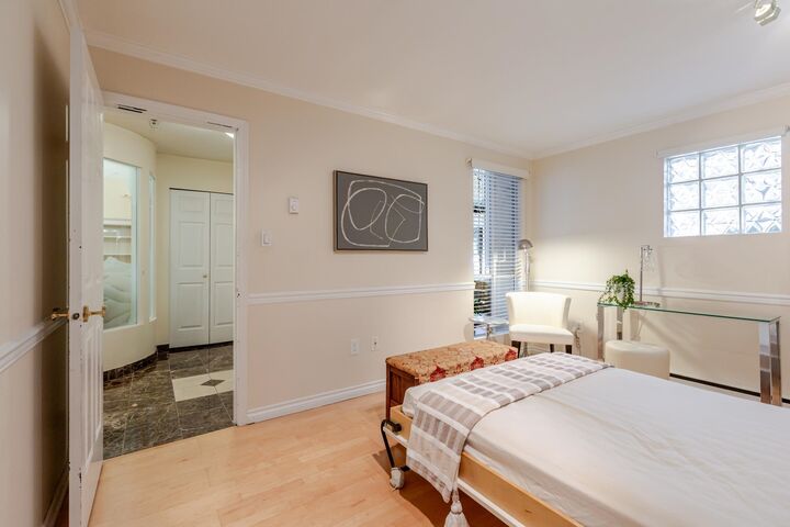 Property Photo:  2 Renaissance Square 103  BC V3M 6K3 