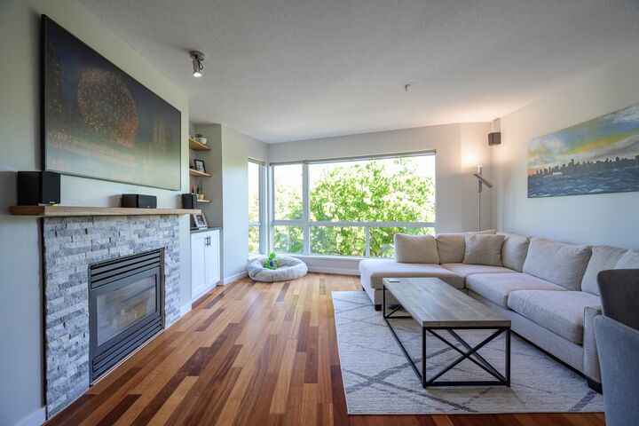 Property Photo:  676 W 6th Avenue 220  BC V5Z 1A3 