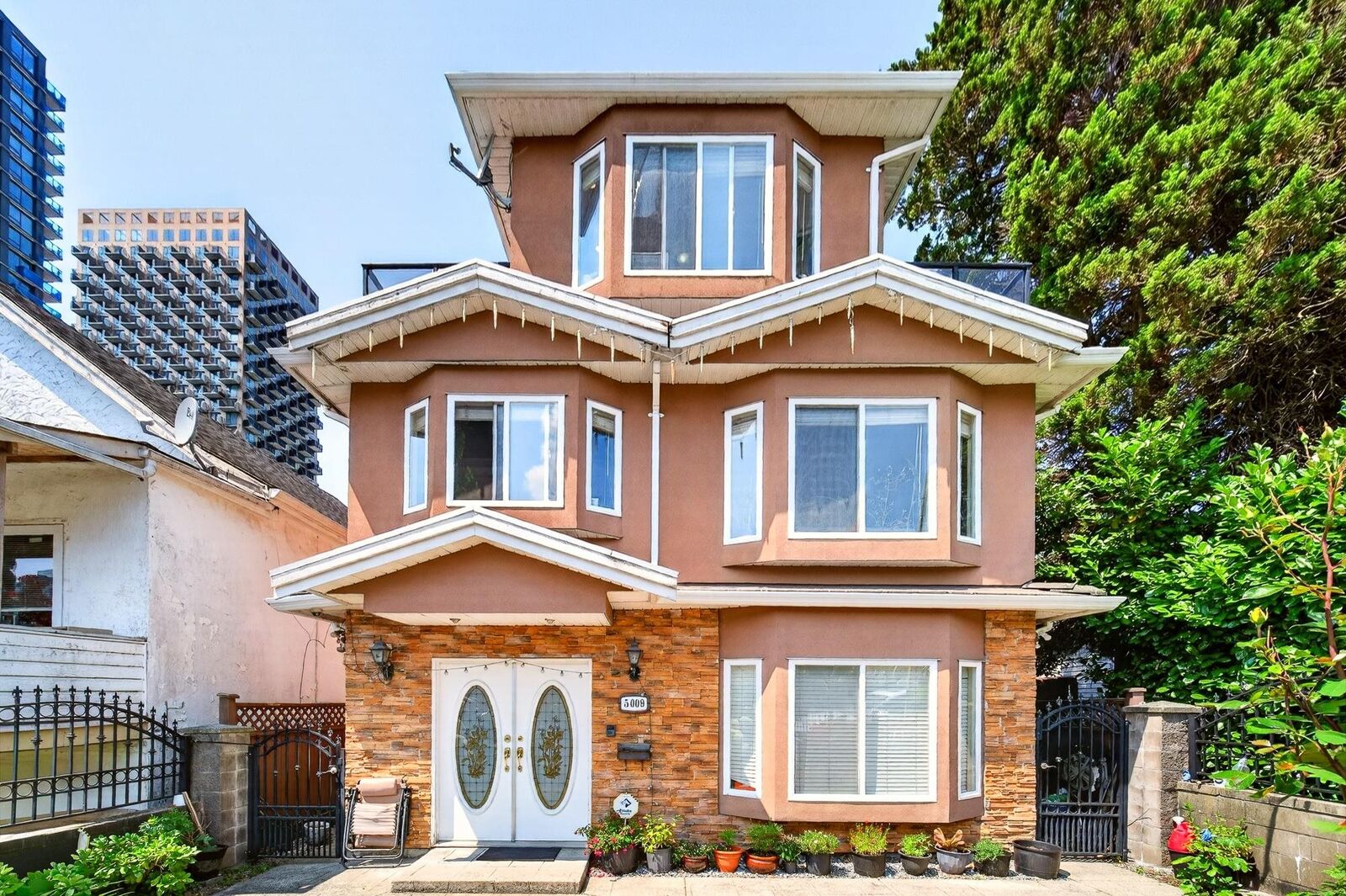 Property Photo: 5009 Payne Street BC V5R 4J5