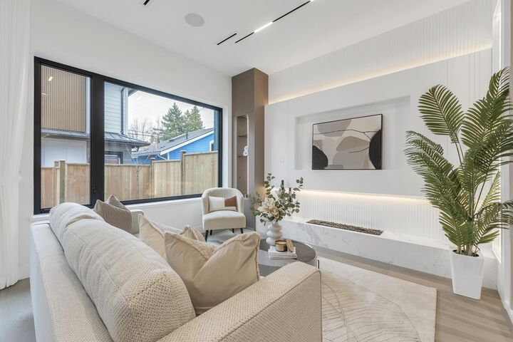 Property Photo: 4023 W 18th Avenue 2 BC V6S 1B9