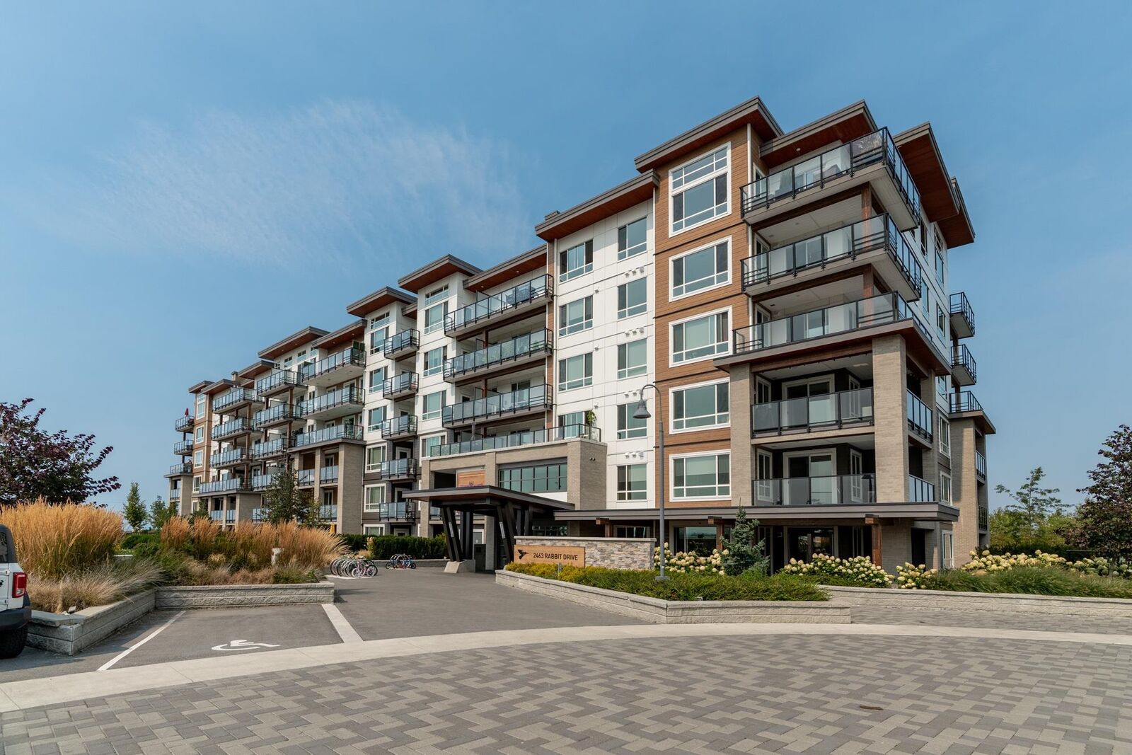 Property Photo: 2463 Rabbit Drive 513 BC V4M 0G6