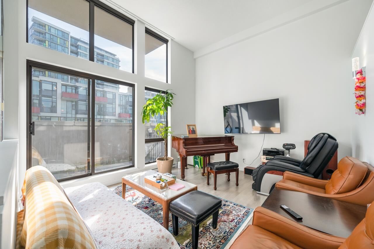 Property Photo: 7911 Ackroyd Road 6 BC V6X 4L6