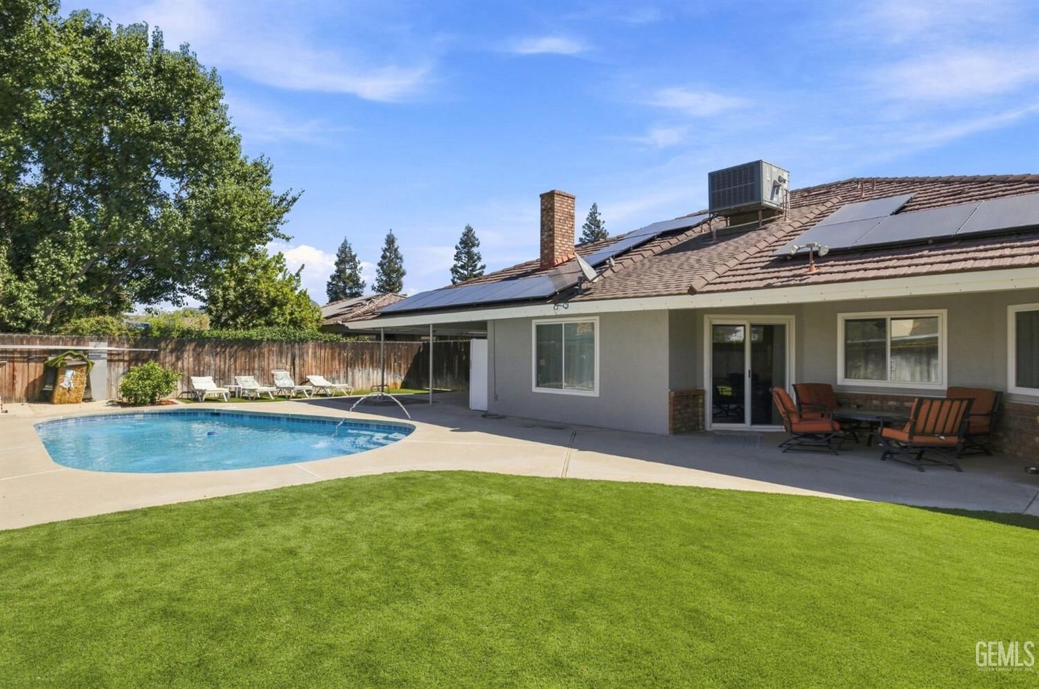 Property Photo:  5101 Dewalt Street  CA 93308 
