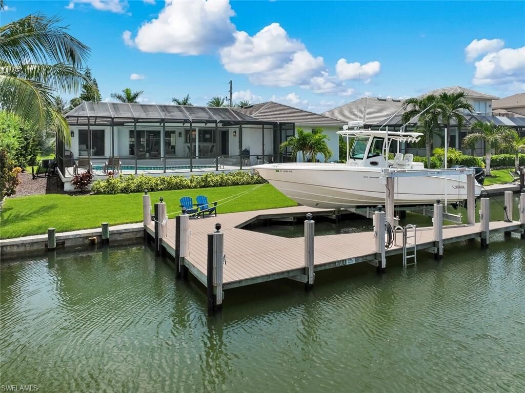 Property Photo: 641 Hernando Dr FL 34145