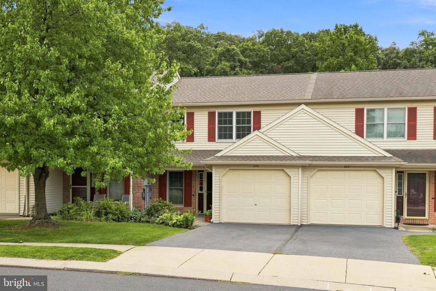 Property Photo:  366 Crosswinds Drive  PA 17543 