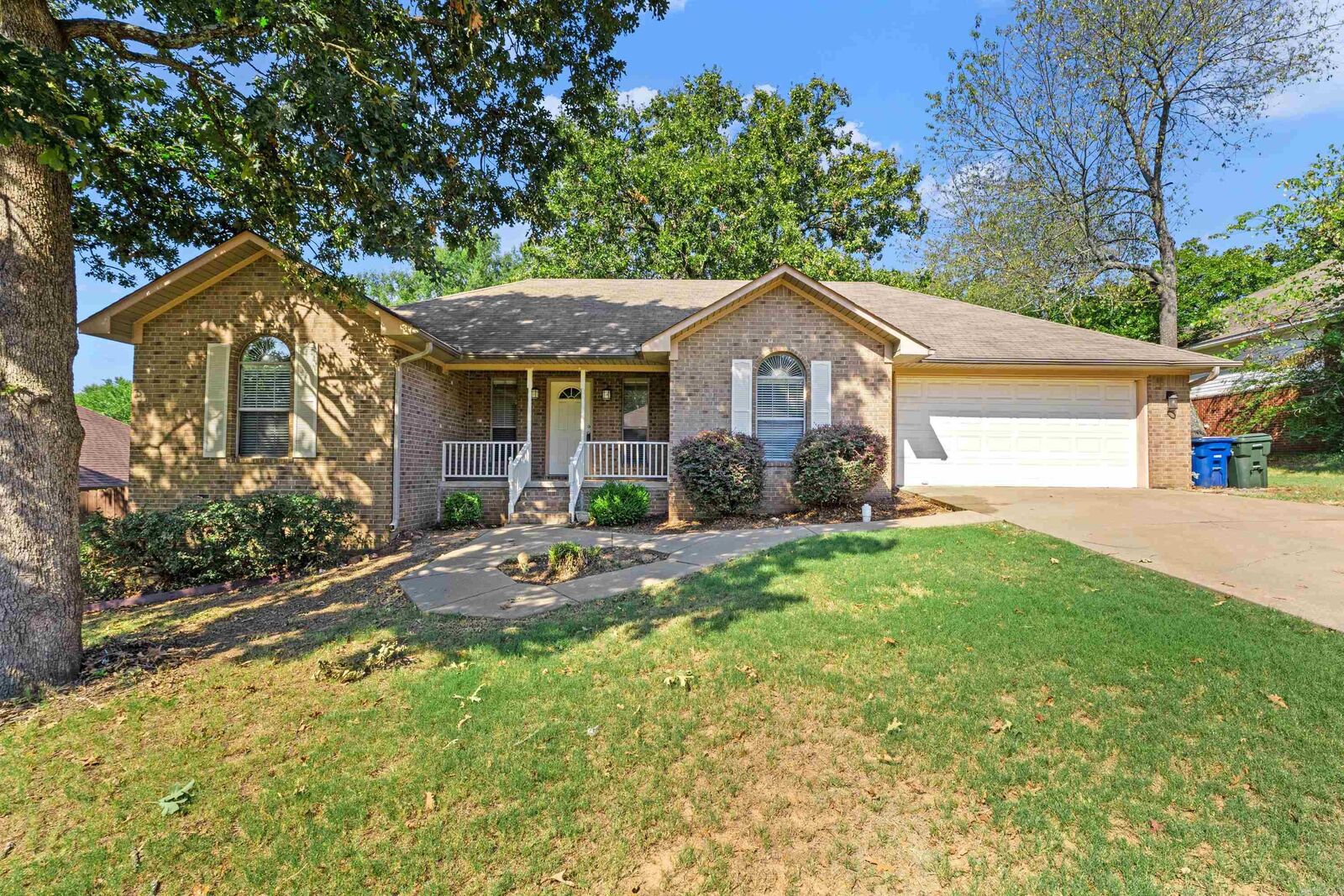 Property Photo:  1685 Nuthatch Cir  AR 72034-8676 