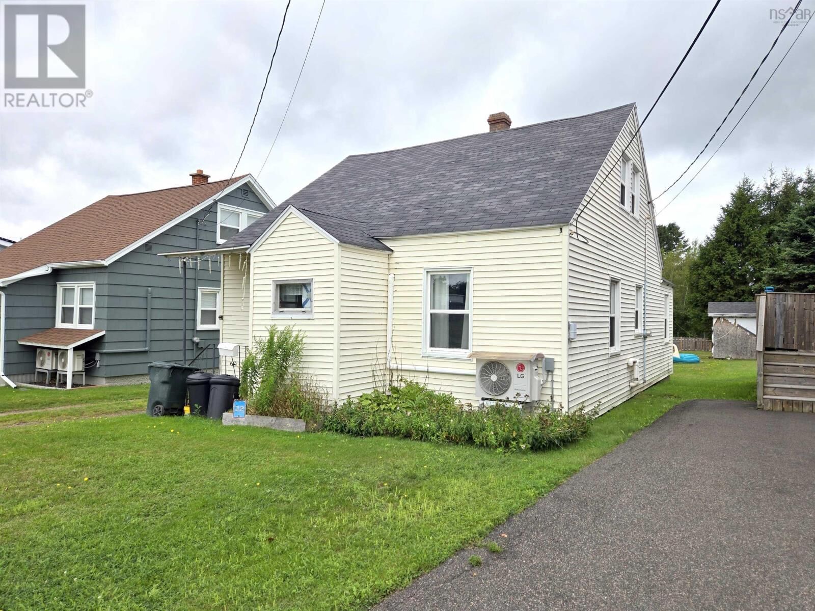 Property Photo:  32 Poplar Street  NS B4H 1L7 