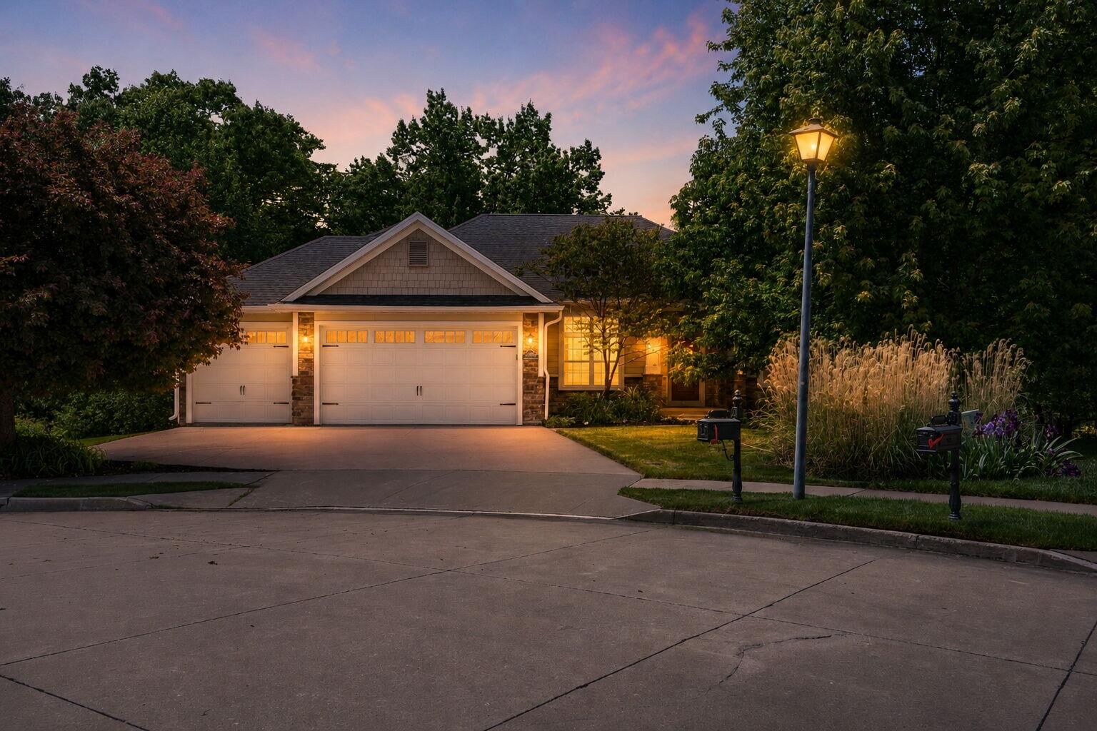 Property Photo:  5008 Brookthorn Ct  MO 65203 