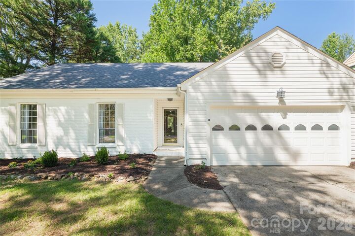 Property Photo: 8805 Golf Ridge Drive NC 28277