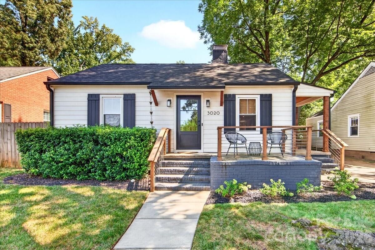Property Photo: 3020 Holt Street NC 28205
