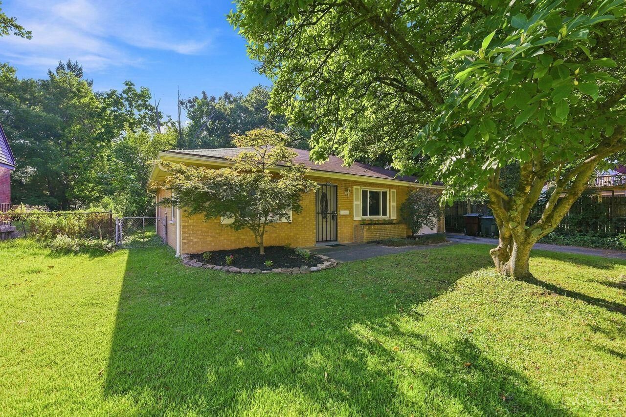 Property Photo: 6908 Rob Vern Drive OH 45239