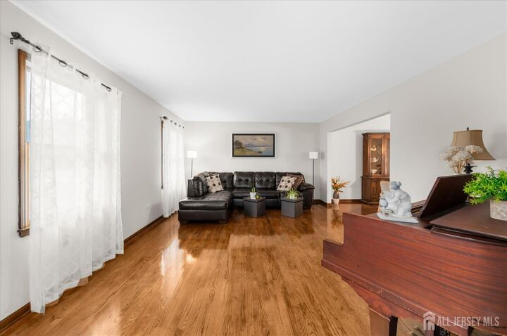 Property Photo:  12 Holly Park Drive  NJ 07080 