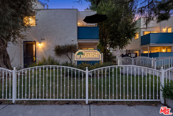 Property Photo:  18411 Hatteras St, Unit 246  CA 91356 