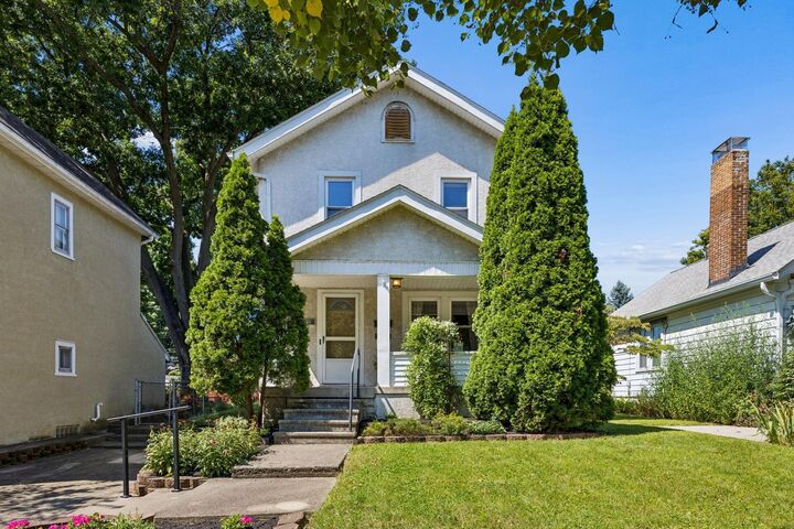 Property Photo: 1477 Elmwood Avenue OH 43212