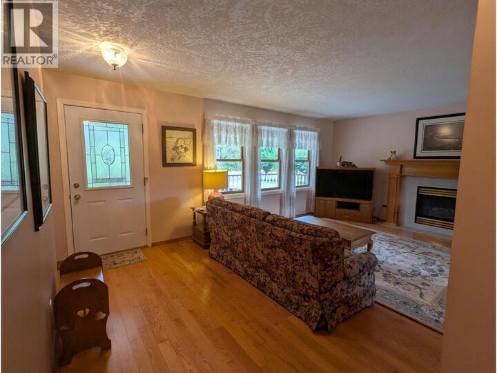 Property Photo: 1289 Cottonwood Street BC V0J 2X0