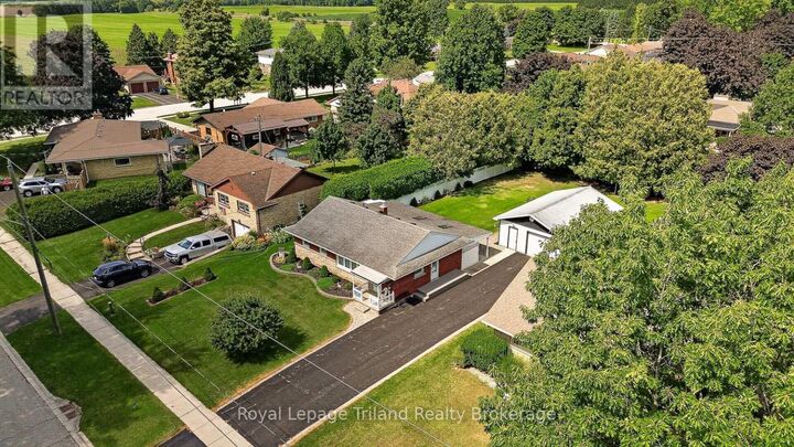 Property Photo: 232 Washington Street ON N0M 2M0