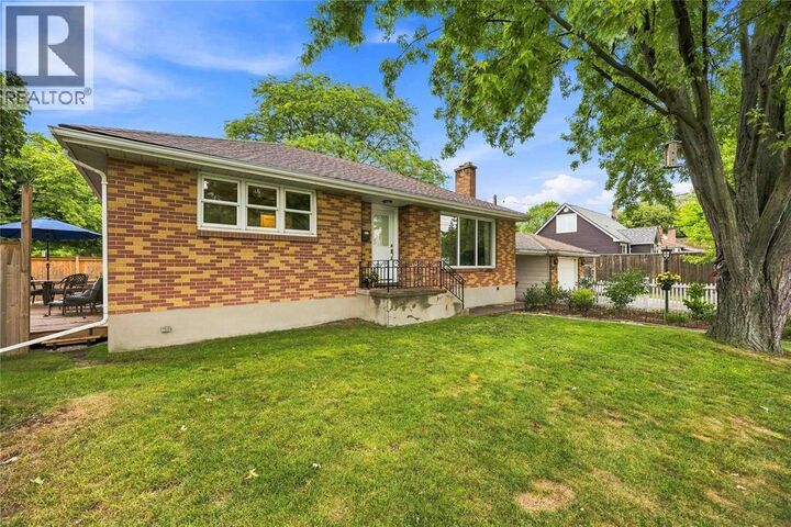 Property Photo:  875 Woodland Avenue  ON N7V 3W5 