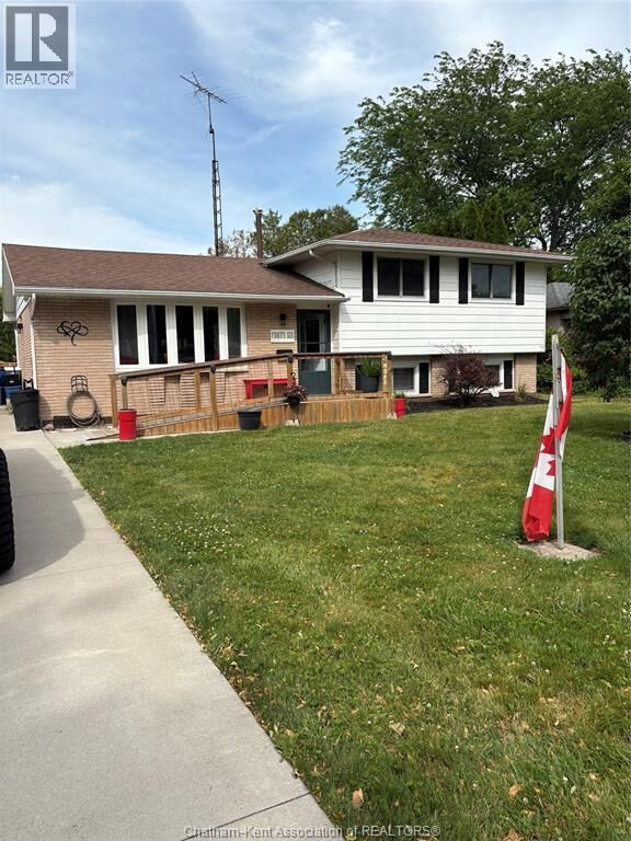 Property Photo:  46 Ottawa Drive  ON N7L 2J6 