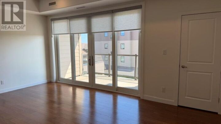 Property Photo: 204 300 Vista Lane ON P7B 0C3