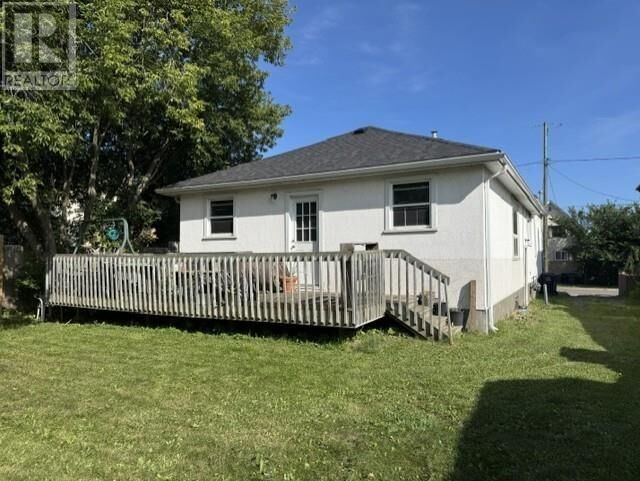 Property Photo:  42 Ontario St  ON P7B 3E9 