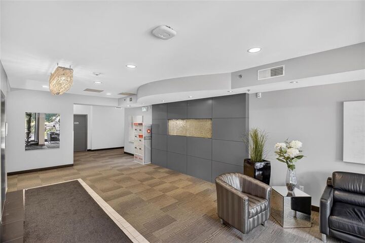 Property Photo:  25 Van Hull Way  MB R2N 0K3 