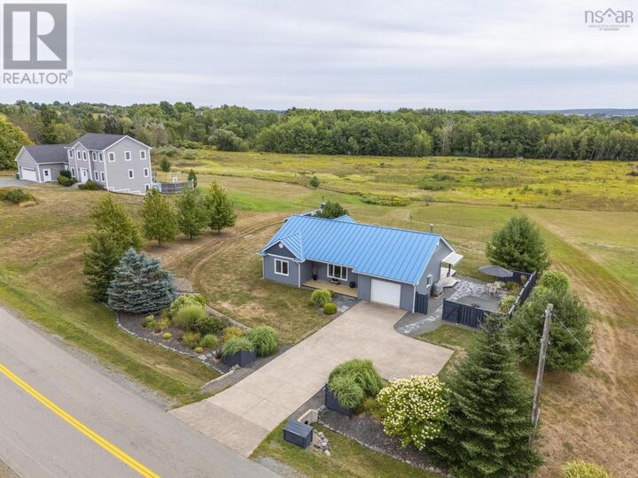 Property Photo: 355 Falmouth Dyke Road NS B0P 1L0