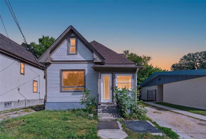 Property Photo: 99 Berlin Street MB R2L 1J1