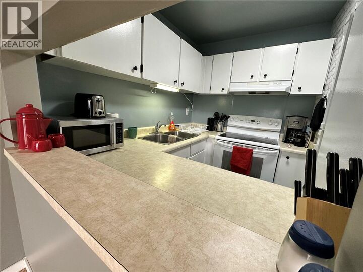 Property Photo: 185 Chamberlain Crescent 302 BC V0C 2W0