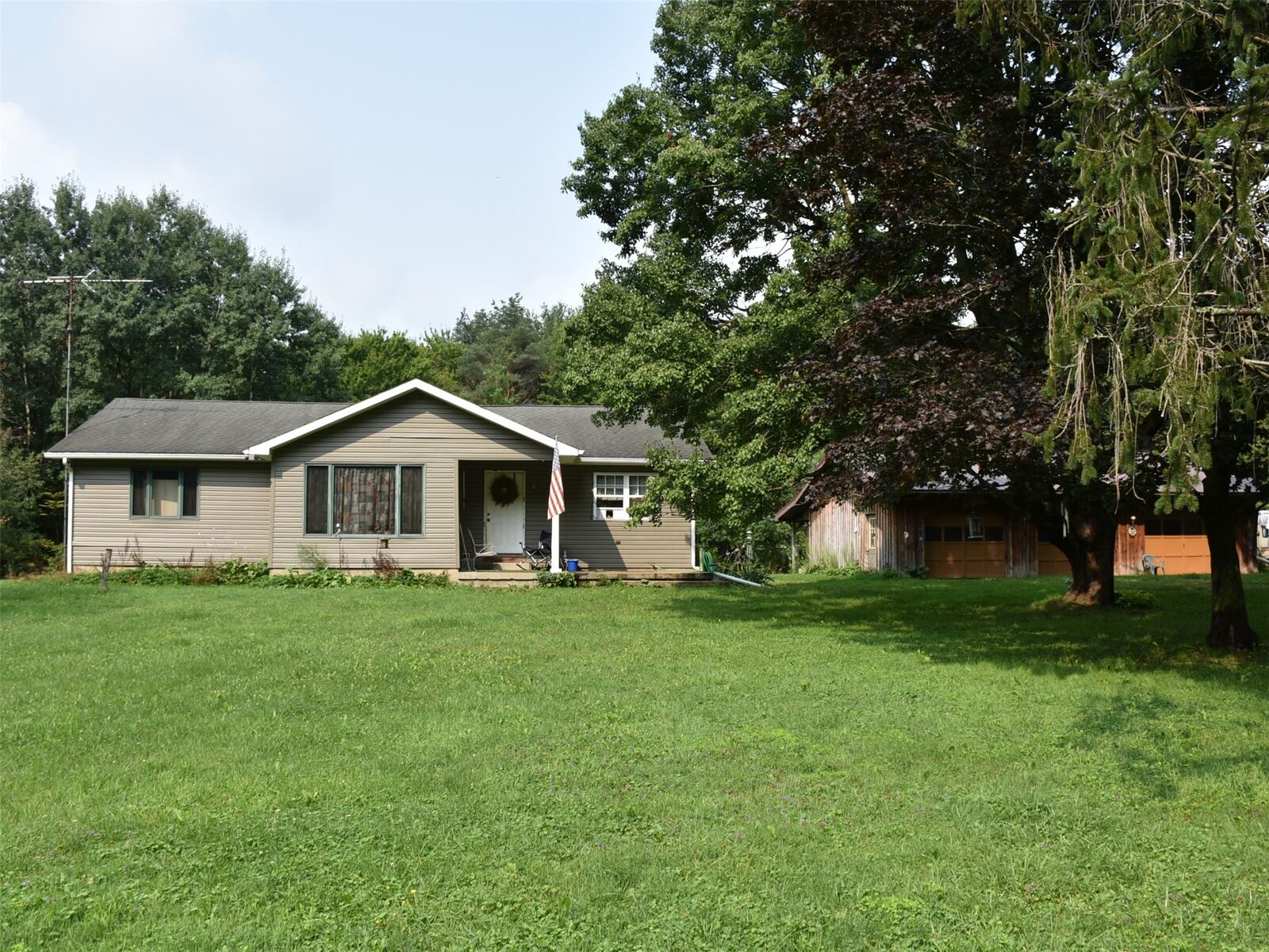 Property Photo: 13577 Carpenter Road PA 16327